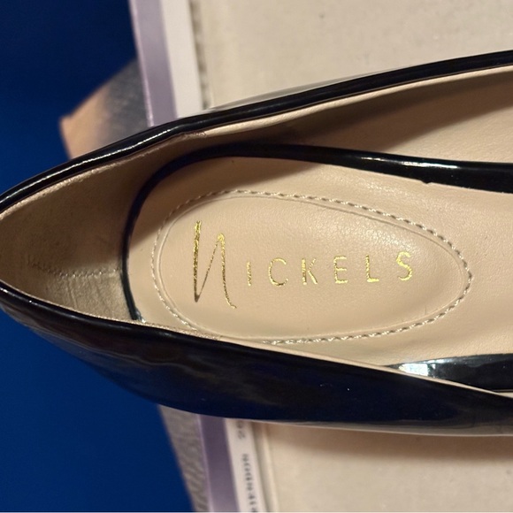 Patent black heels, perfect for business attire - Picture 2 of 2